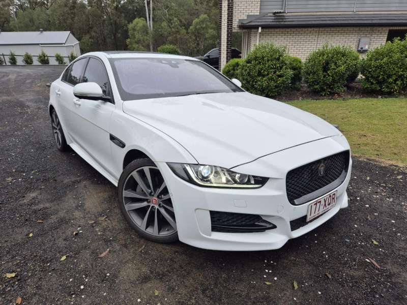 2015 Jaguar XE 25t R-Sport